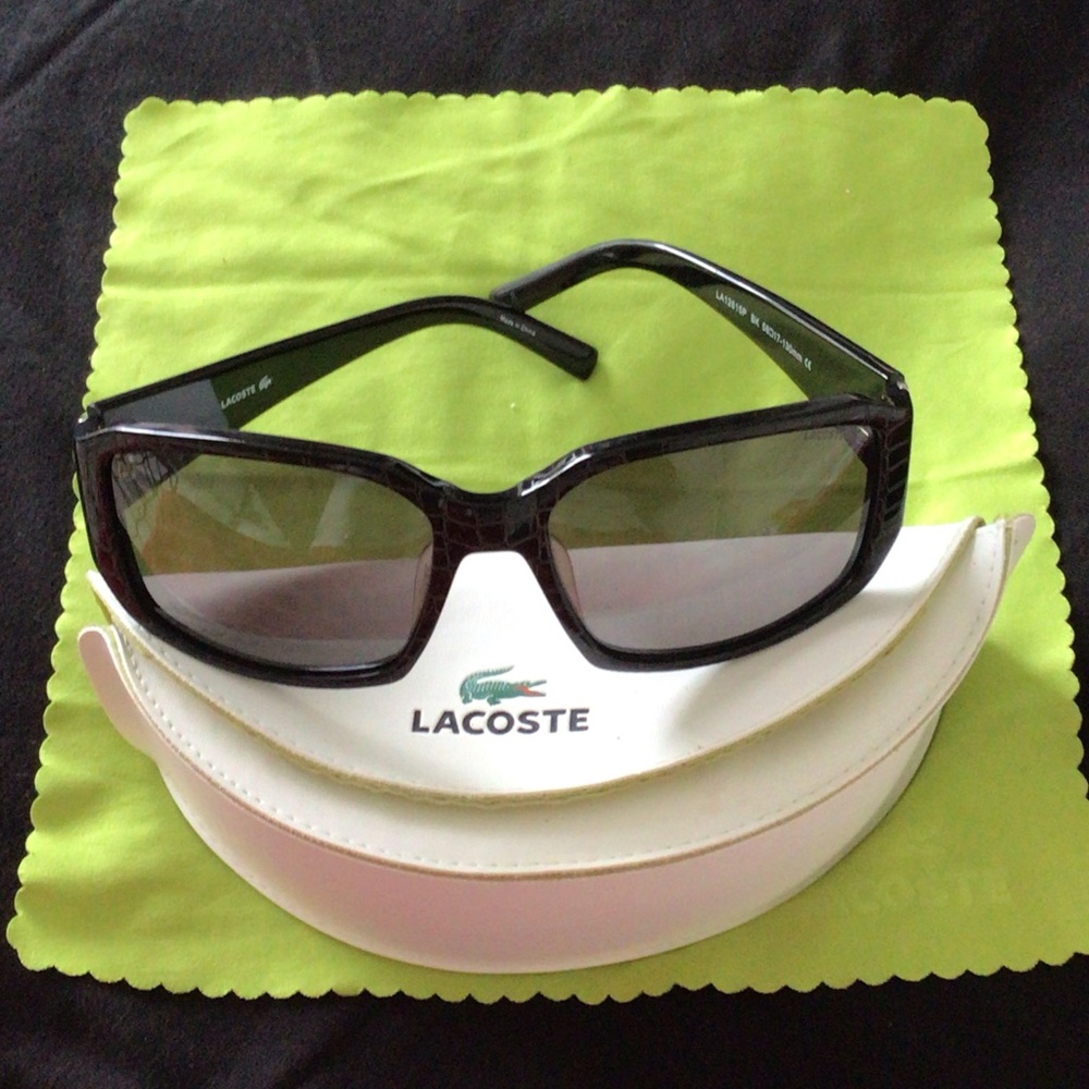 Lacoste — Black Women's polarized Sunglasses, Case and Cleaning Cloth